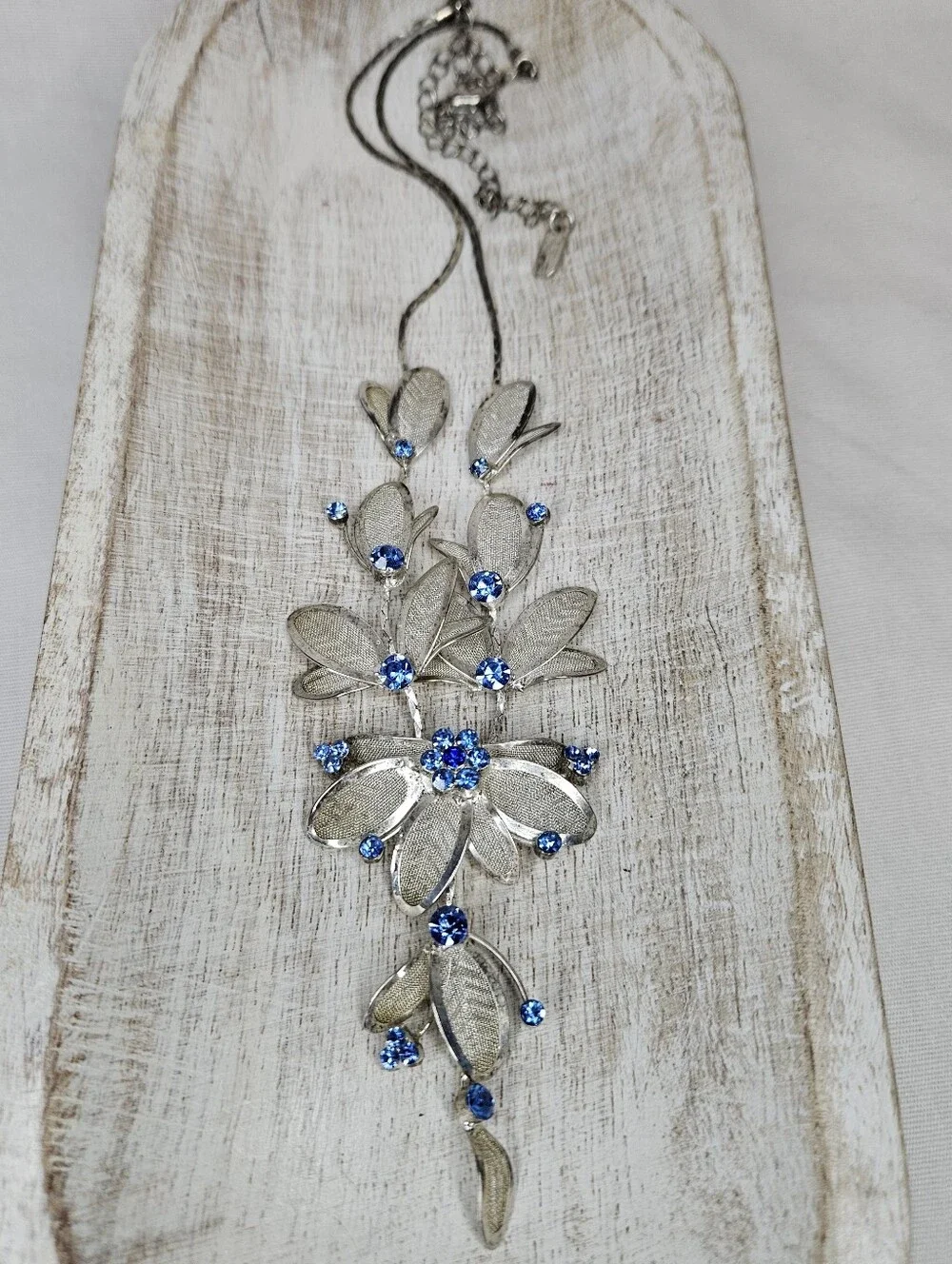 Rosemarie Collections Silver Mesh Leaf Floral Statement Bib Necklace Blue Gem
